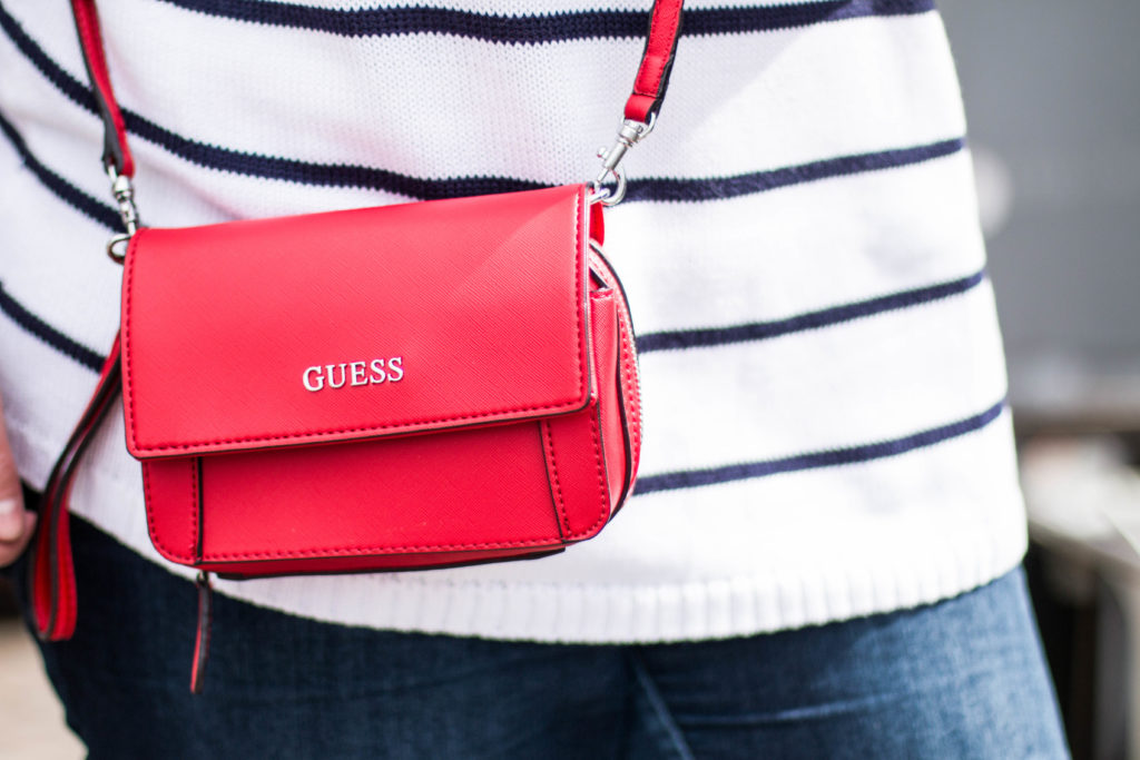 Rote Guess Tasche