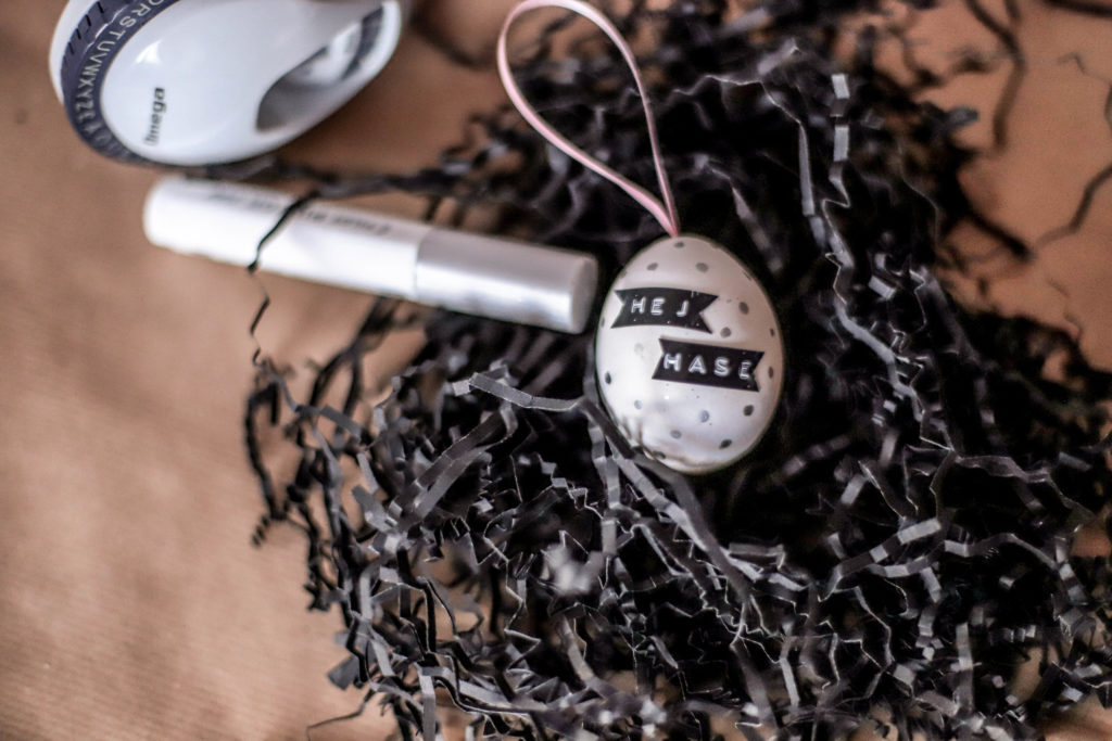 Ostereier_Dymo_Labelwriter_kreativ_Oster_eier_ausblasen_leicht_schnell_sauber_Eier_auspusten_Ostereier_bemalen_Trends_lustig_bunt_kreativ_design_Oster_DIY_Nest
